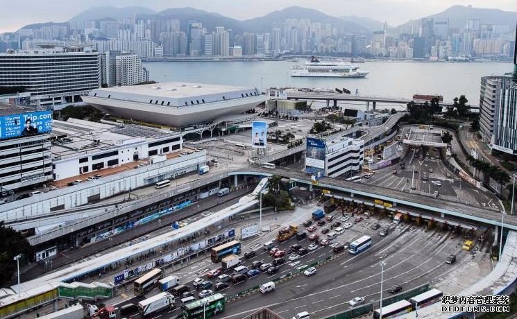 恒达平台官网 抗争中遭破坏红磡海底隧道重开 标志香港逐步恢复正常运作